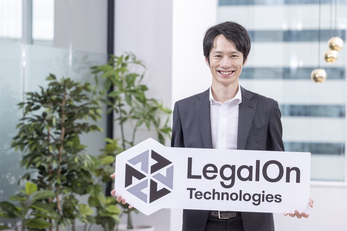 LegalOn image showing a man with LegalOn banner