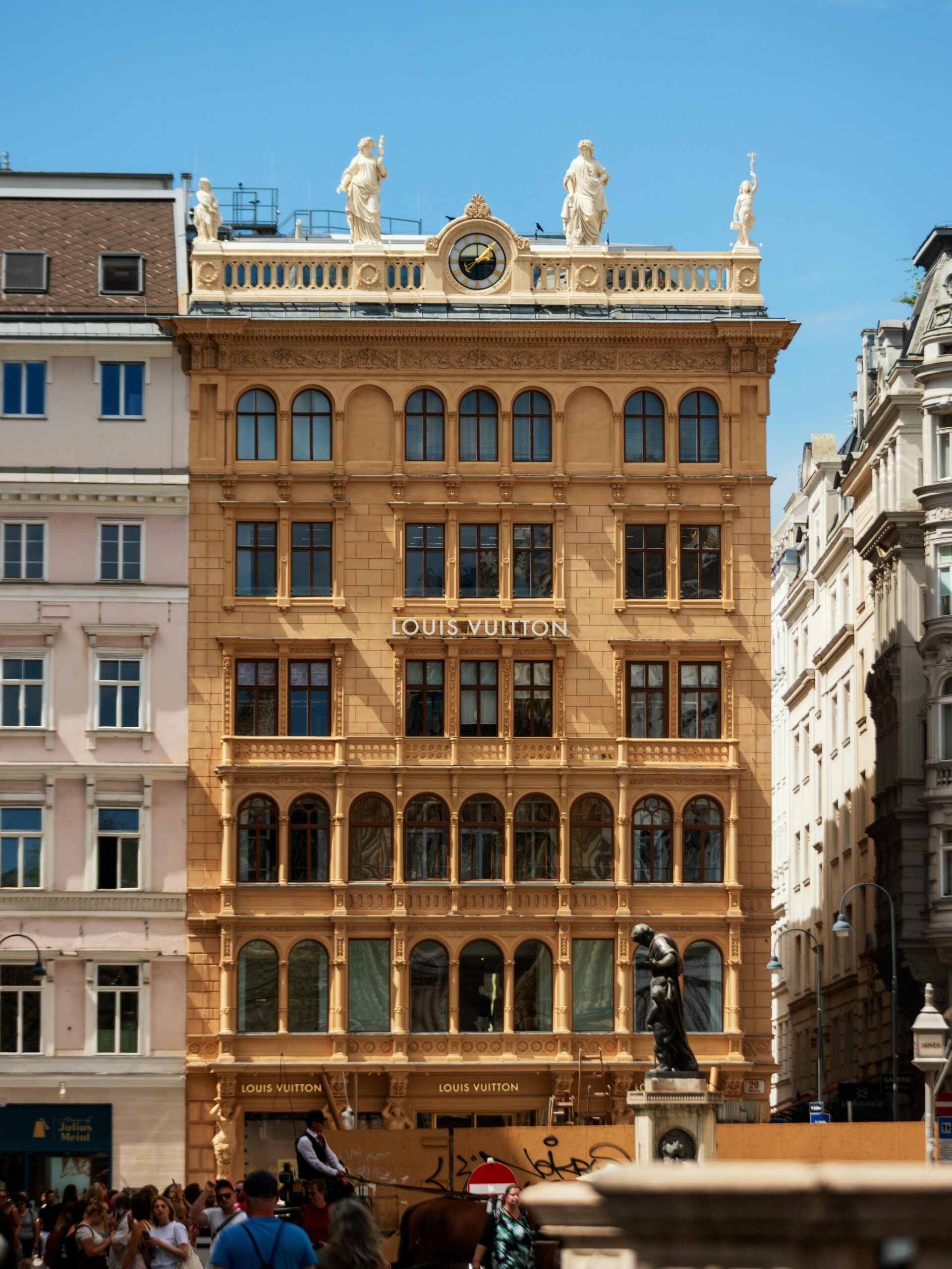 Louis Vuitton, LVMH